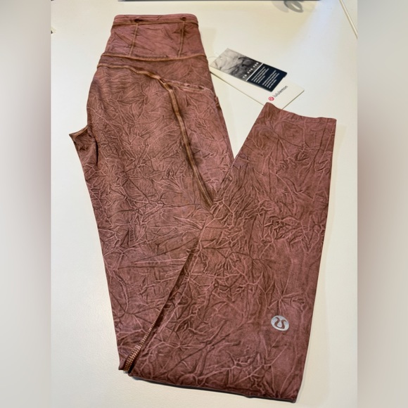 Fast and Free high rise Lululemon leggings. New with tags size 2 - Picture 3 of 5